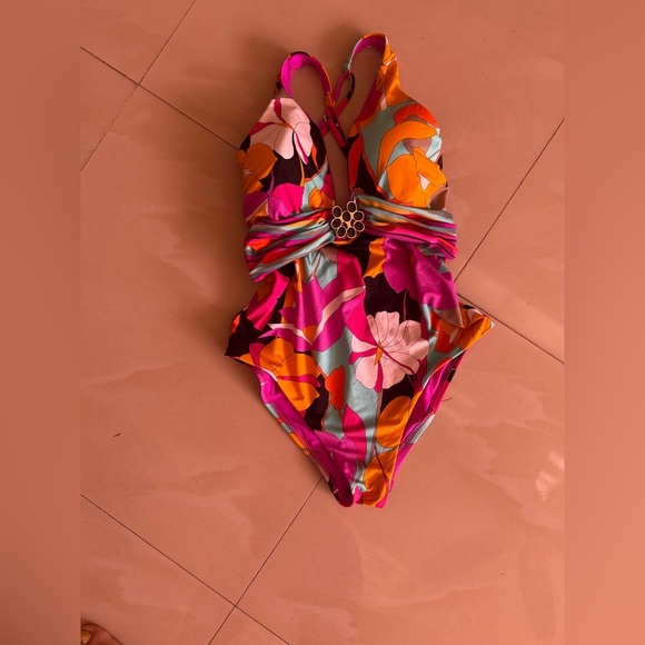 TRINA TURK Gemini Halter Plunge Top One Piece Swimsuit Multicolor Size 10 - Picture 13 of 16